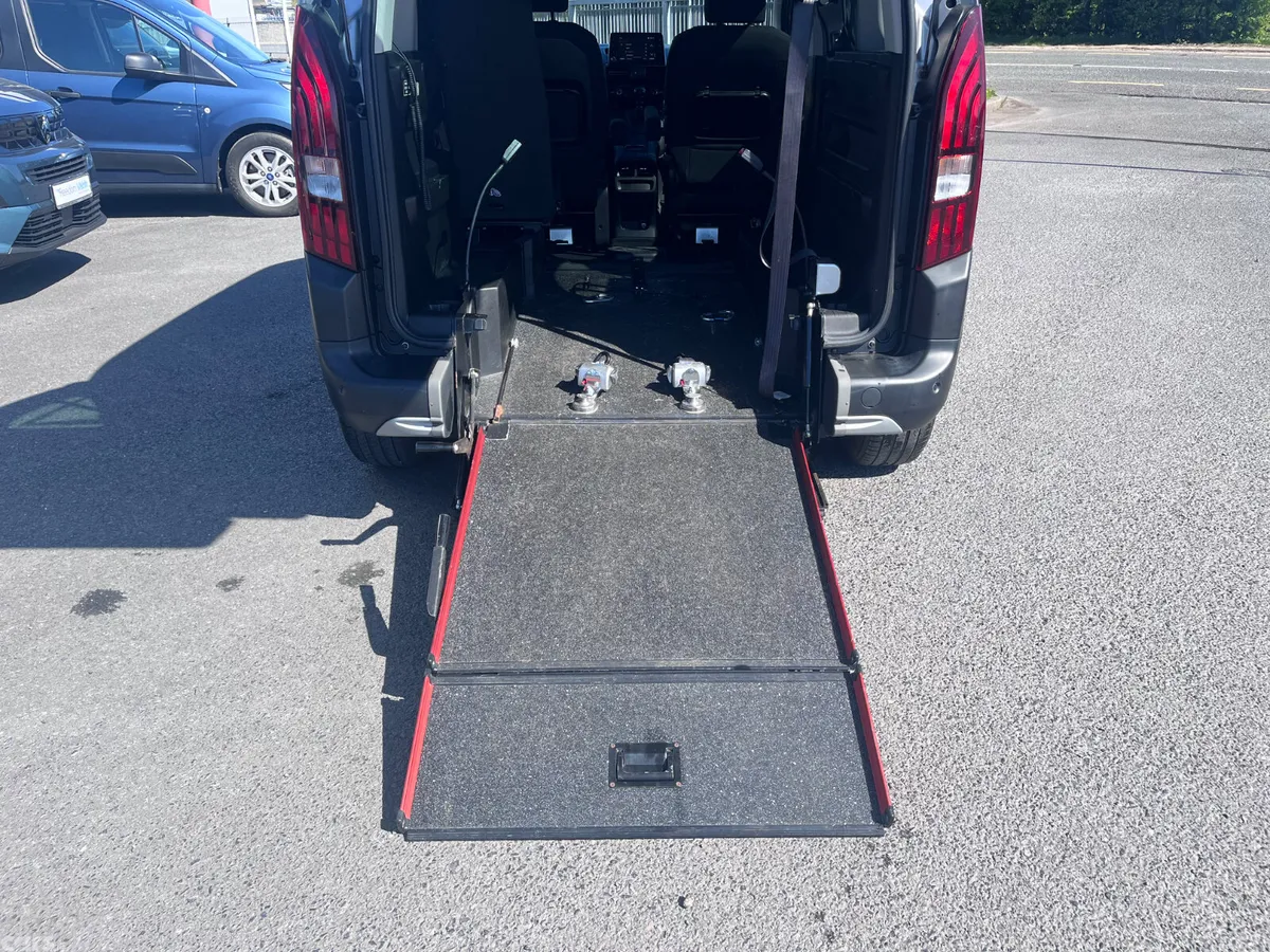 Peugeot Rifter MPV, Diesel, 2022, Silver