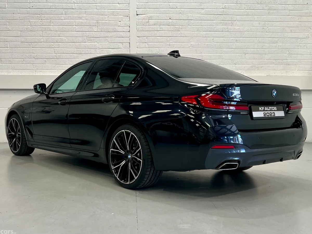 BMW 5-Series Saloon, Petrol Plug-in Hybrid, 2023, Black