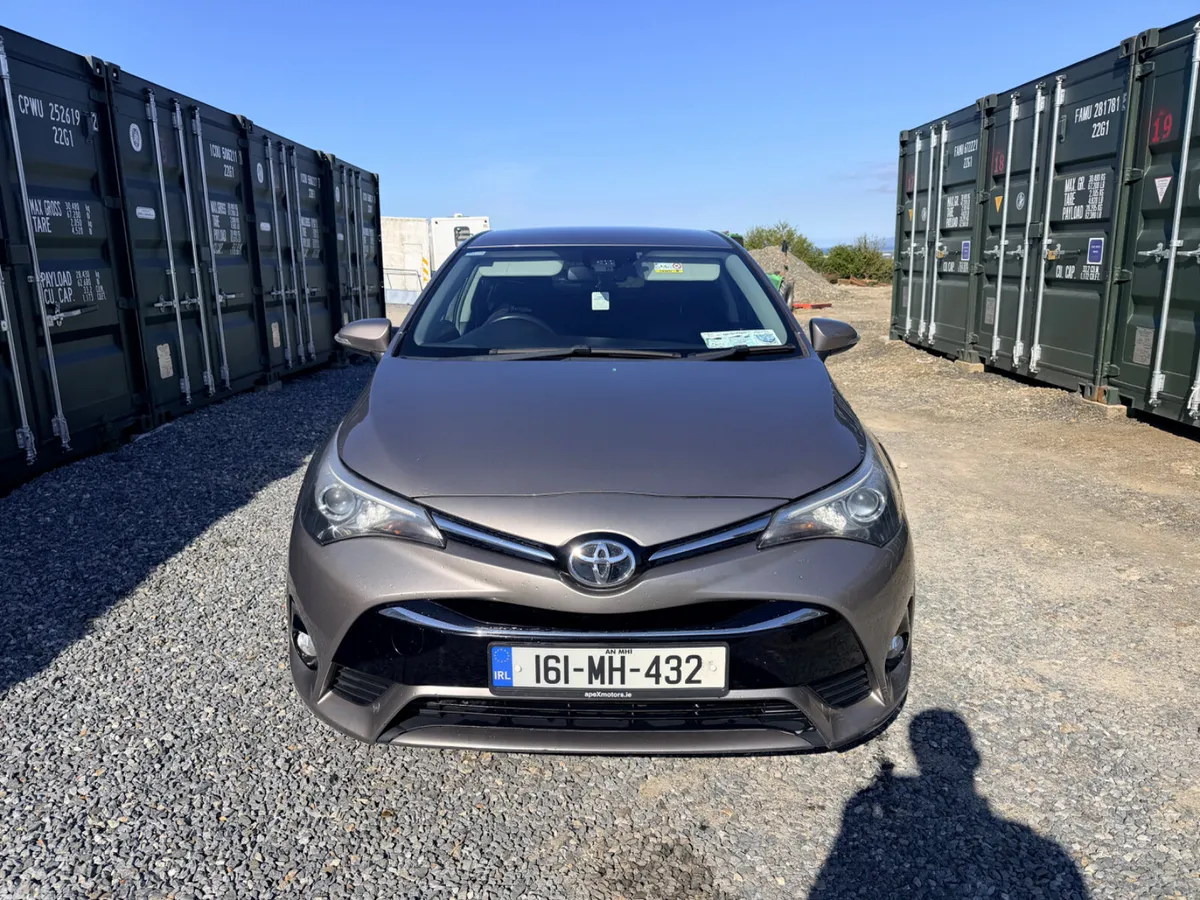 Toyota Avensis Saloon, Diesel, 2016, Bronze