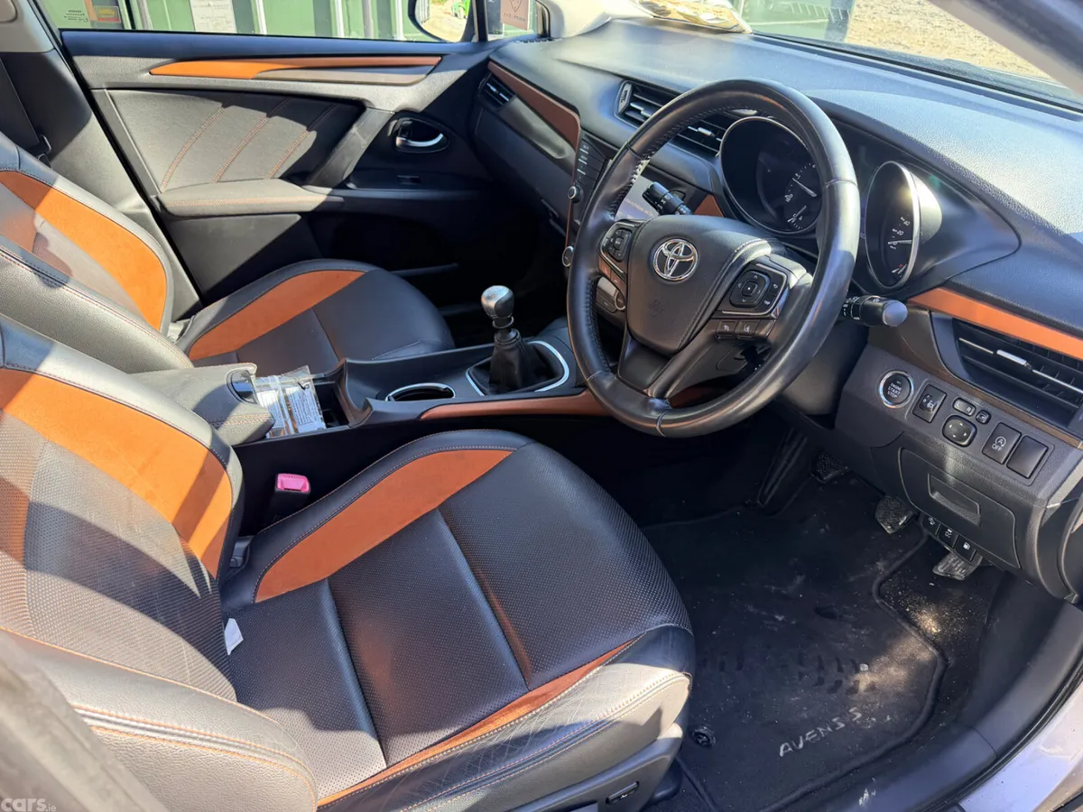 Toyota Avensis Saloon, Diesel, 2016, Bronze
