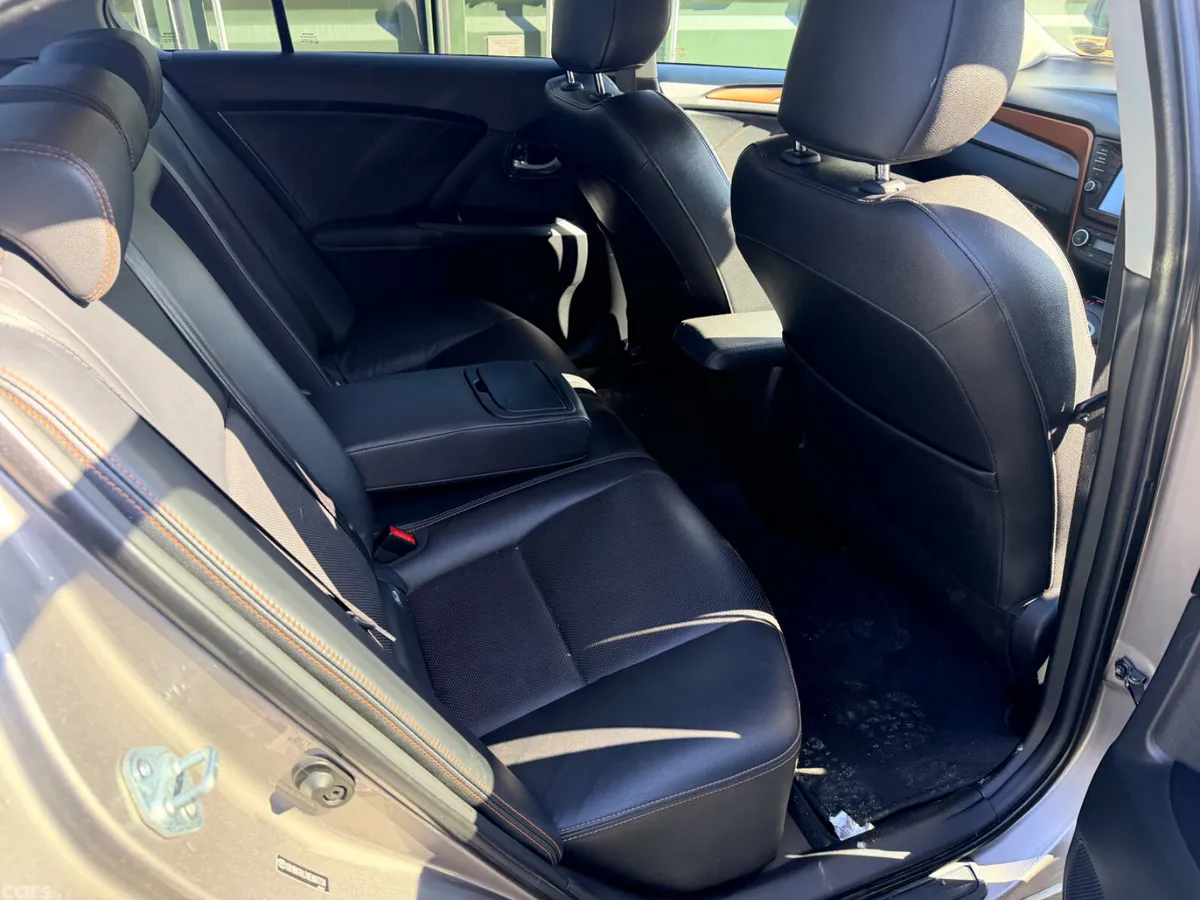 Toyota Avensis Saloon, Diesel, 2016, Bronze
