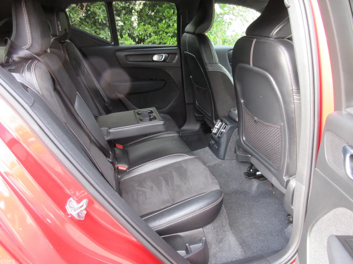 Volvo XC40 Estate, Petrol Plug-in Hybrid, 2021, Red
