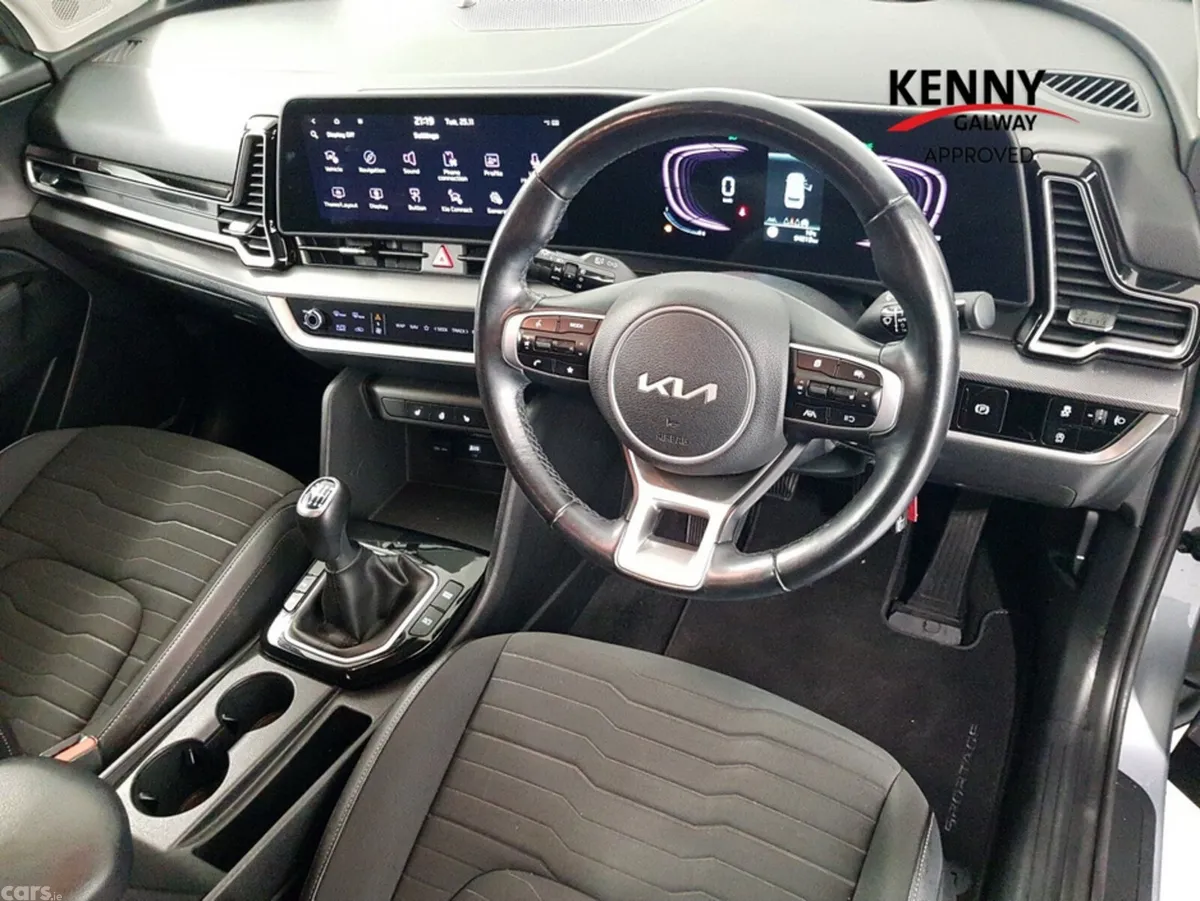 Kia Sportage MPV, Diesel, 2022, Grey