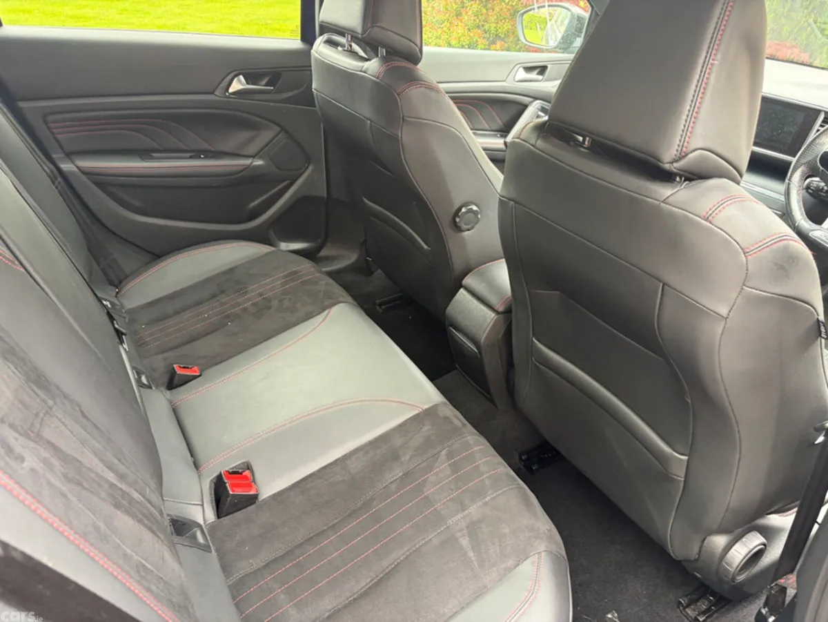 Peugeot 308 Hatchback, Diesel, 2017, Blue