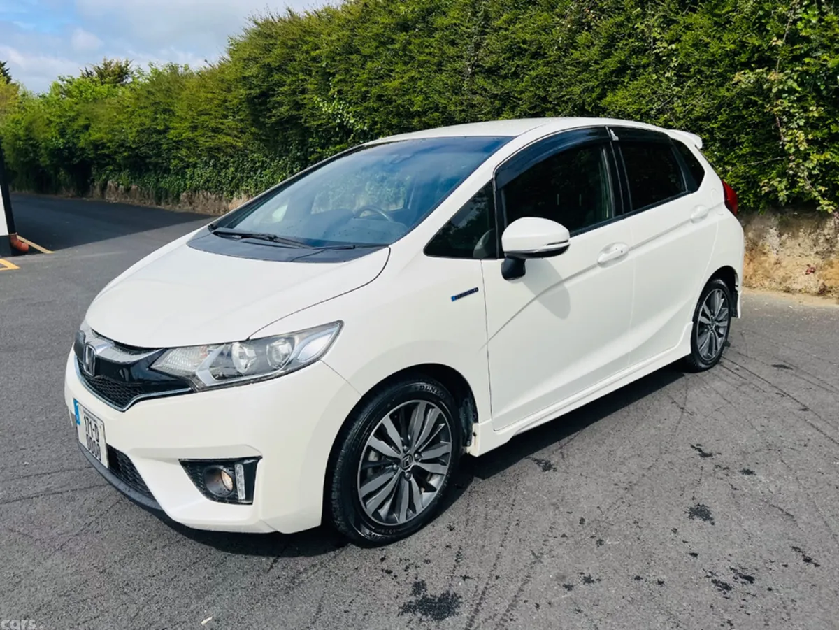 Honda Fit Hatchback, Petrol Hybrid, 2017, White