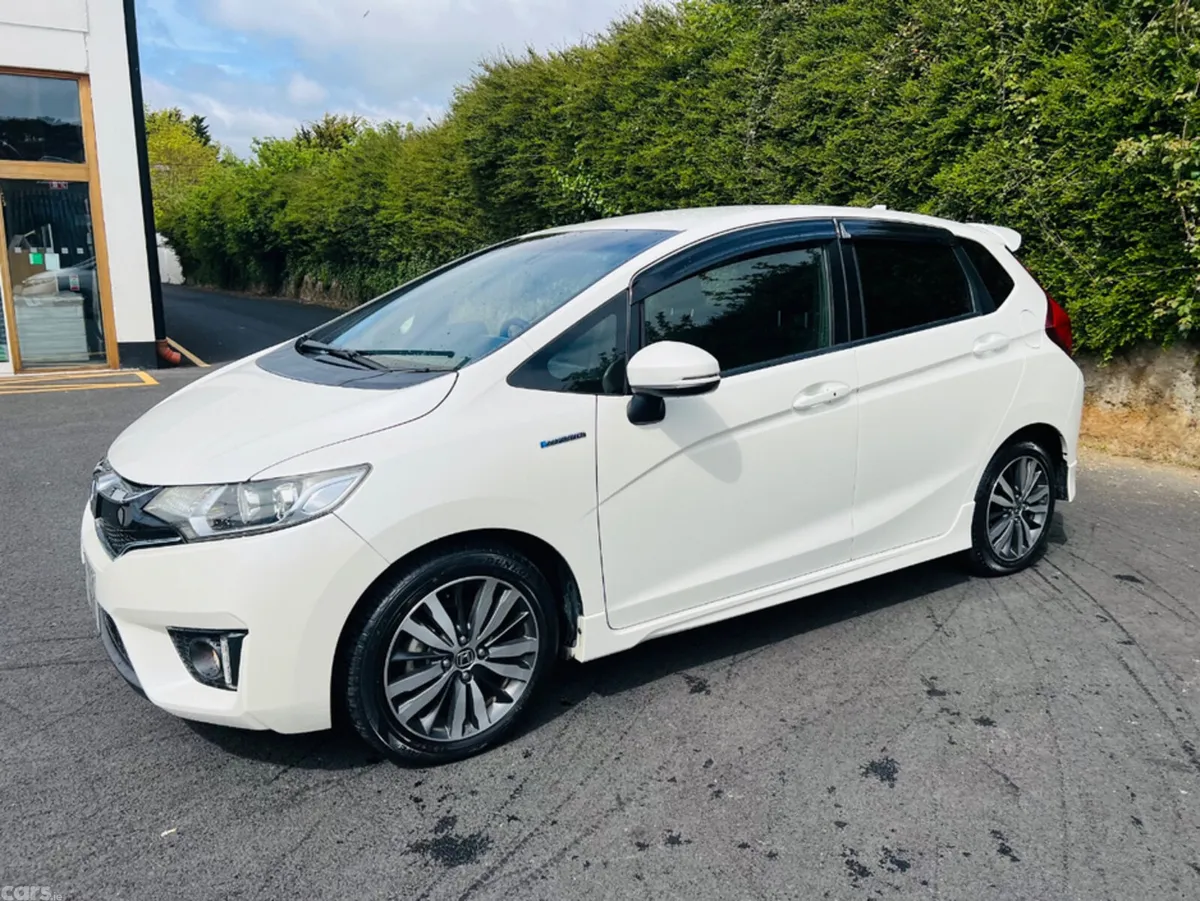 Honda Fit Hatchback, Petrol Hybrid, 2017, White