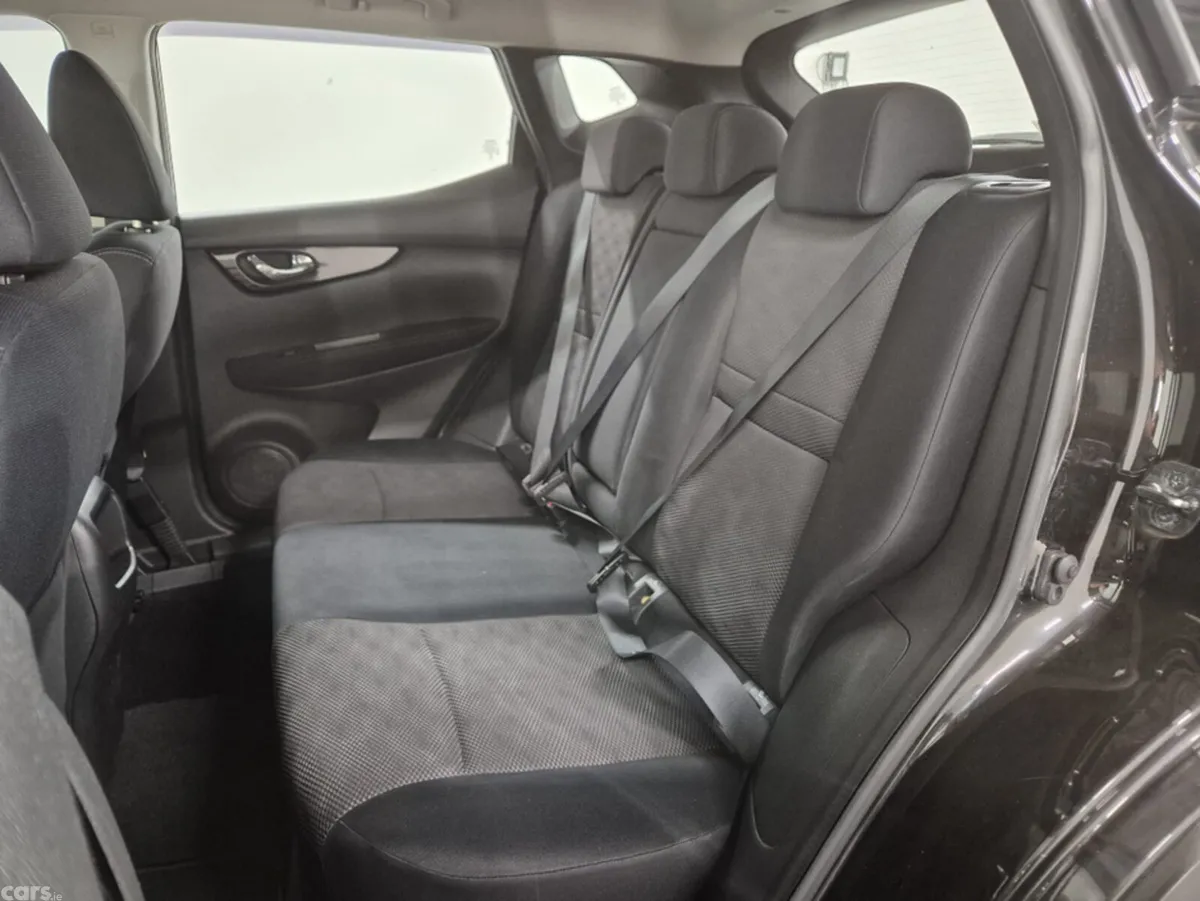 Nissan Qashqai MPV, Diesel, 2015, Black