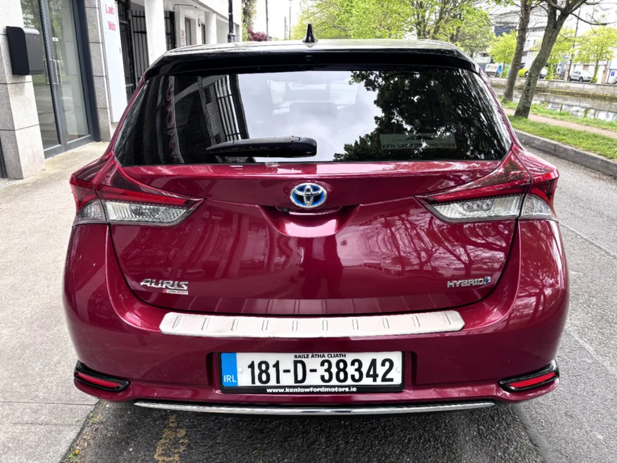 Toyota Auris Hatchback, Petrol Hybrid, 2018, Red