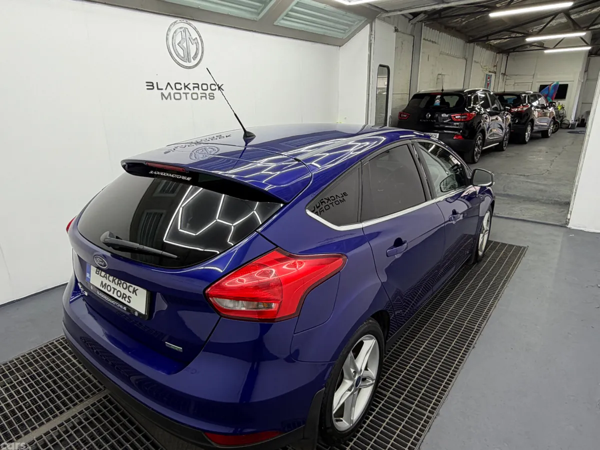 Ford Focus Hatchback, Petrol, 2015, Blue