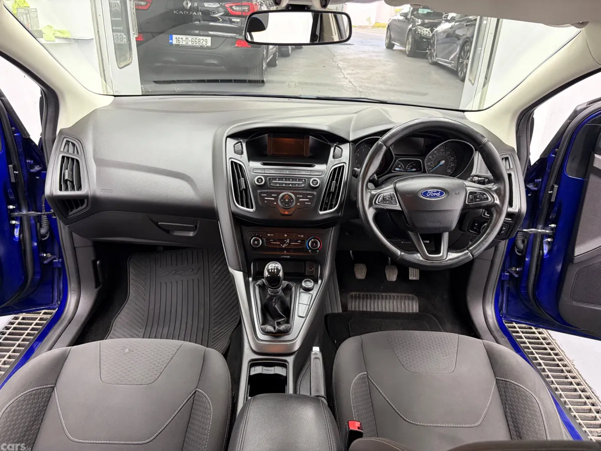 Ford Focus Hatchback, Petrol, 2015, Blue