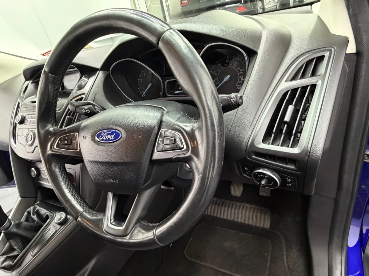 Ford Focus Hatchback, Petrol, 2015, Blue