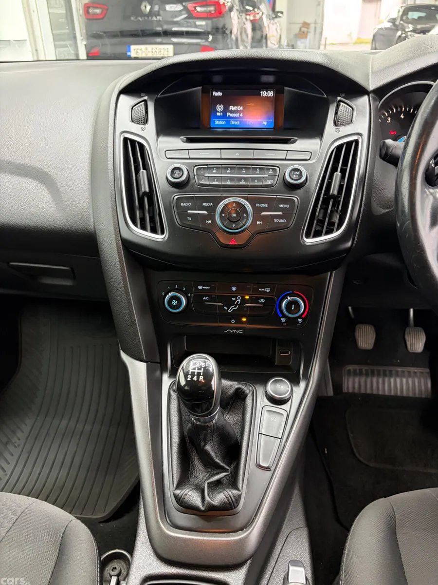 Ford Focus Hatchback, Petrol, 2015, Blue