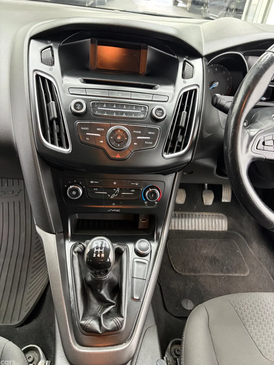 Ford Focus Hatchback, Petrol, 2015, Blue