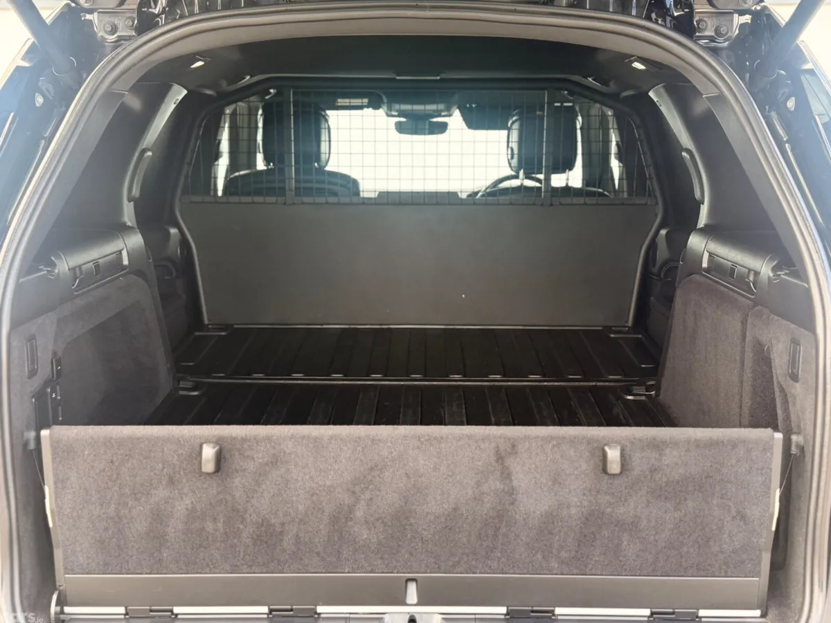 Land Rover Discovery SUV, Diesel, 2023, Black
