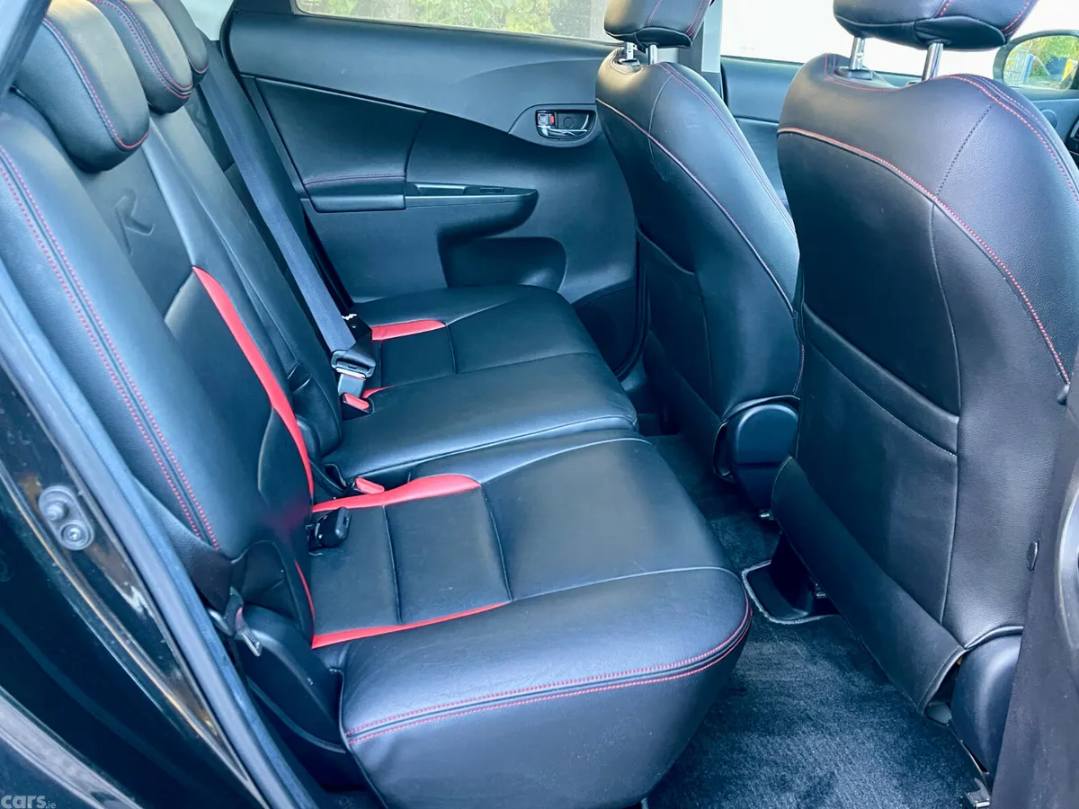 Toyota Ractis Hatchback, Petrol, 2013, Black