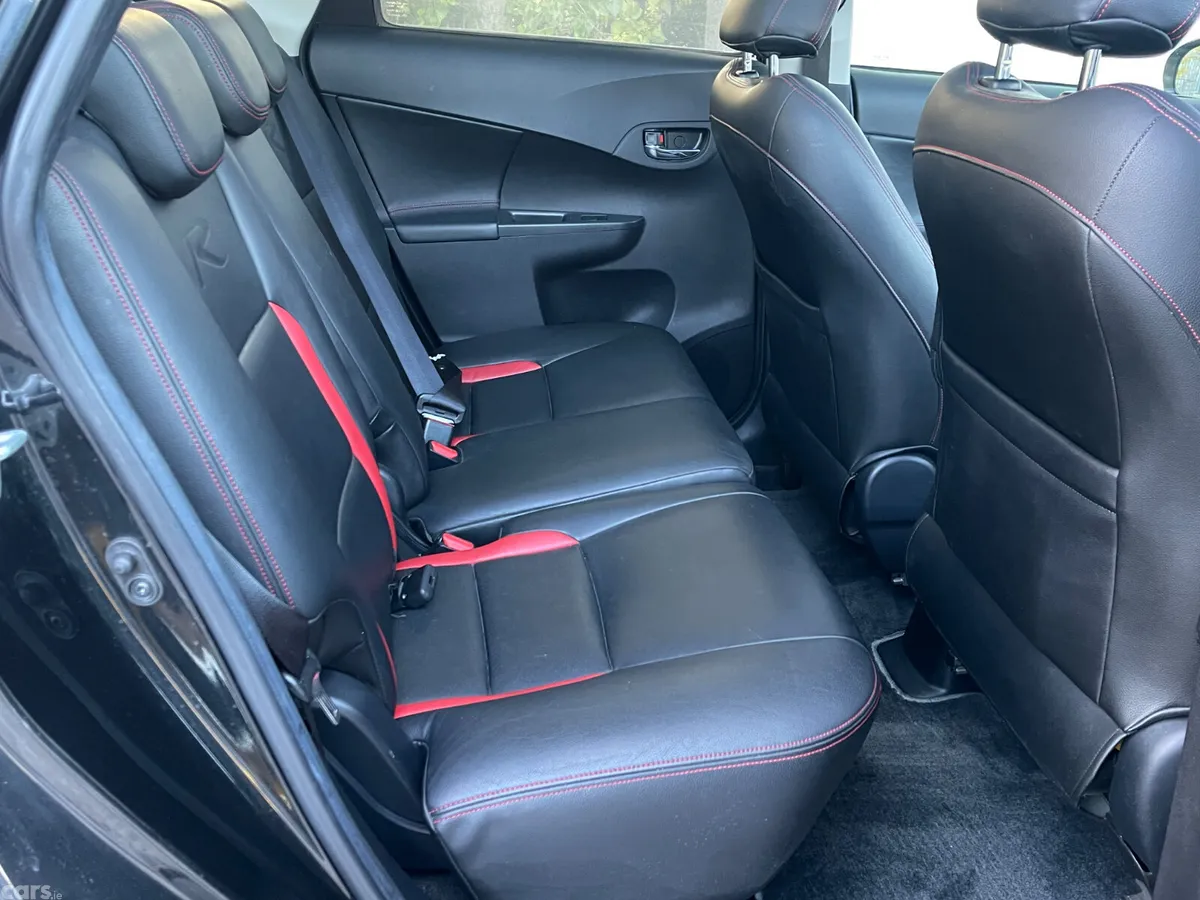 Toyota Ractis Hatchback, Petrol, 2013, Black
