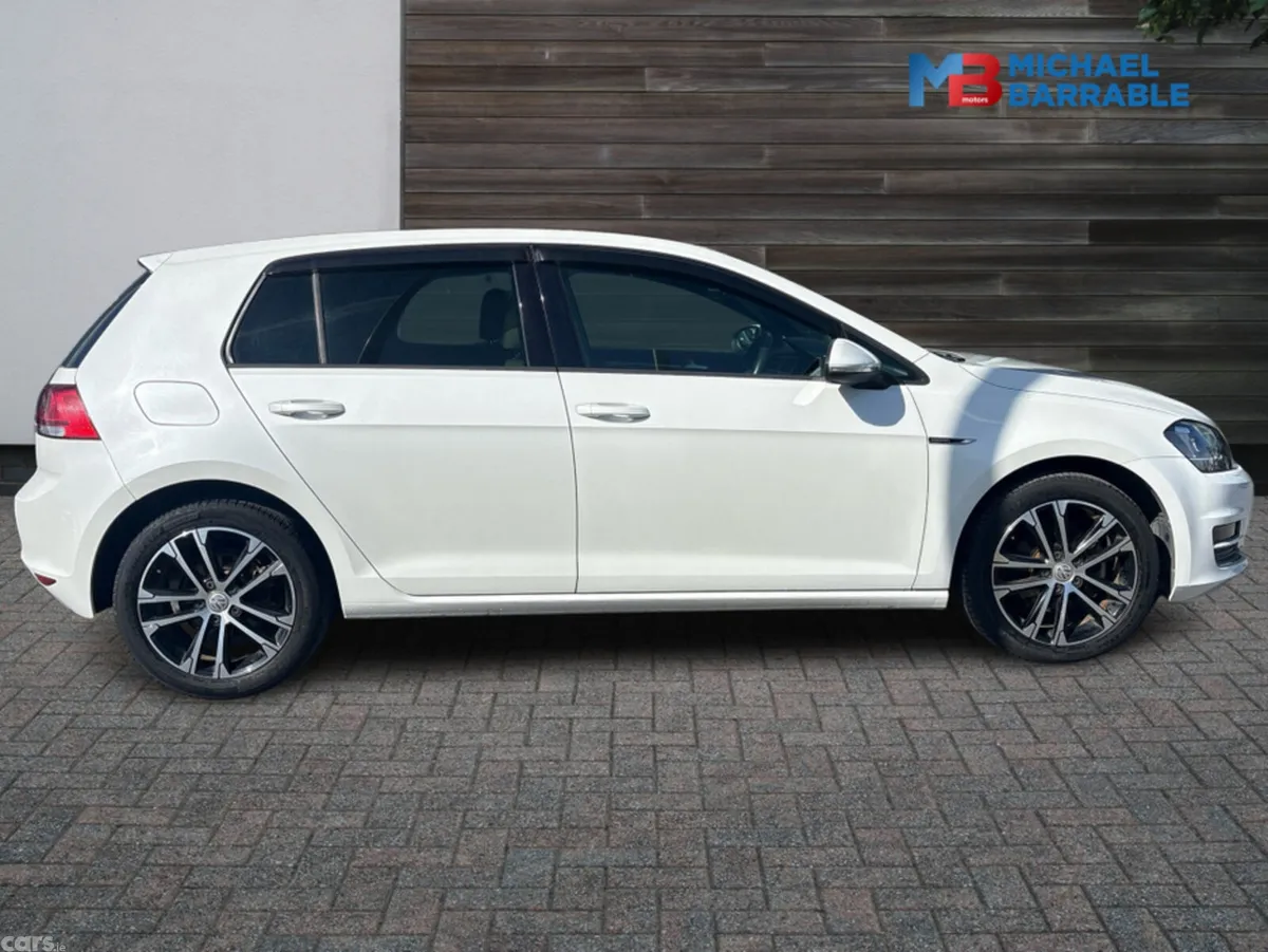 Volkswagen Golf Hatchback, Petrol, 2014, White