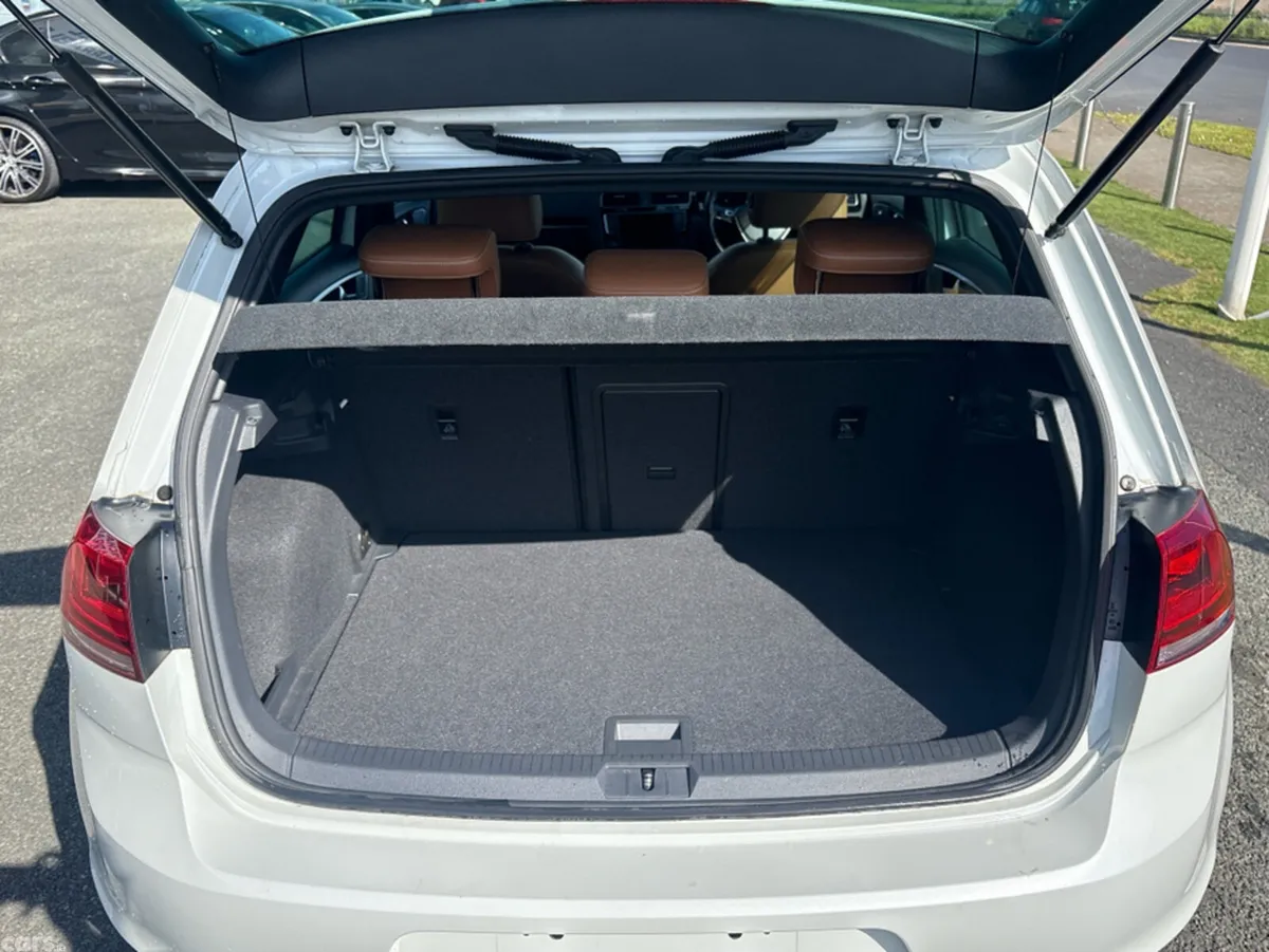 Volkswagen Golf Hatchback, Petrol, 2014, White
