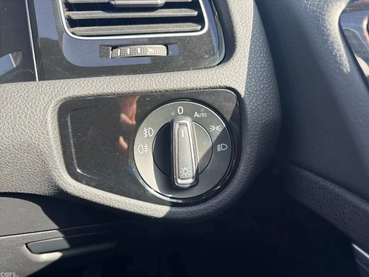 Volkswagen Golf Hatchback, Petrol, 2014, White