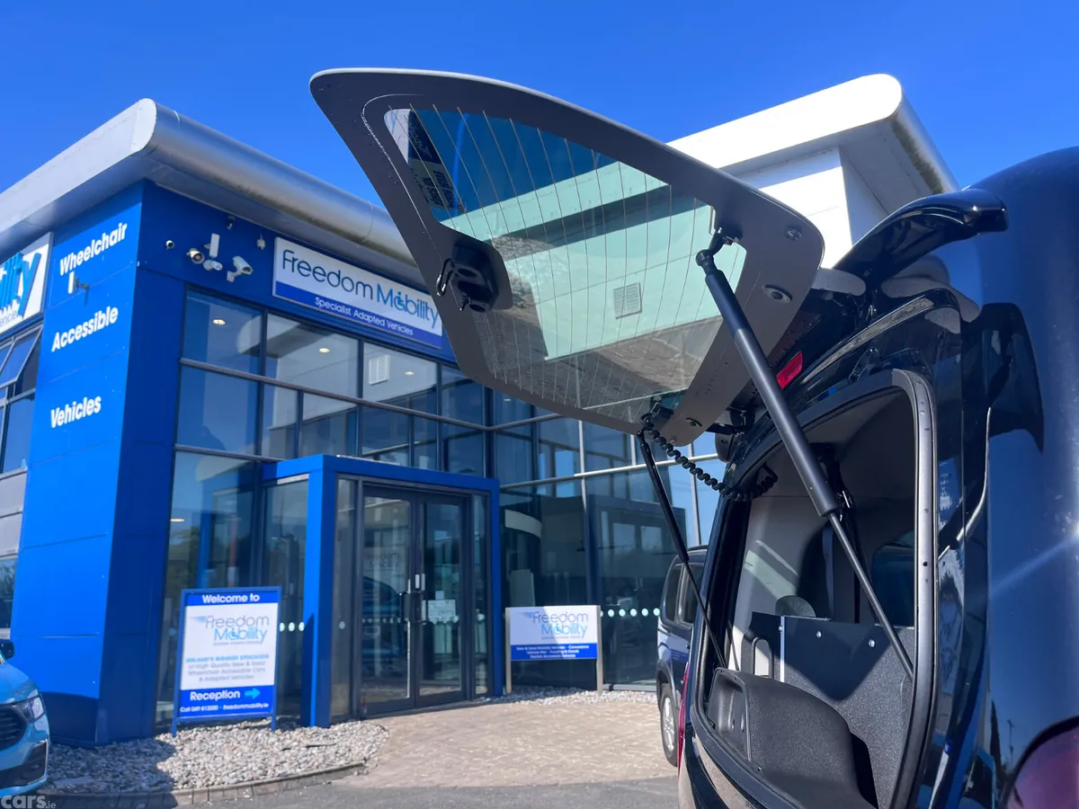Peugeot Rifter MPV, Diesel, 2027, Black