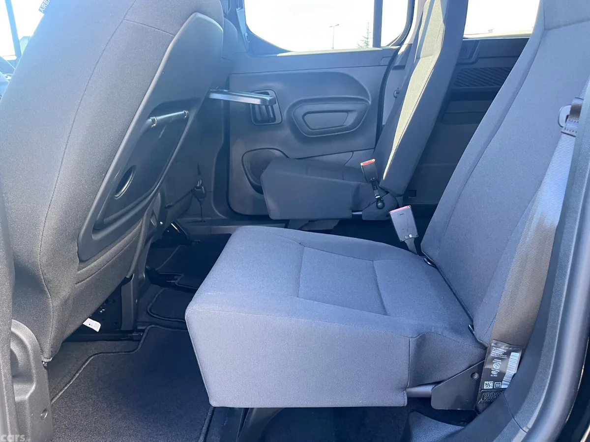 Peugeot Rifter MPV, Diesel, 2027, Black