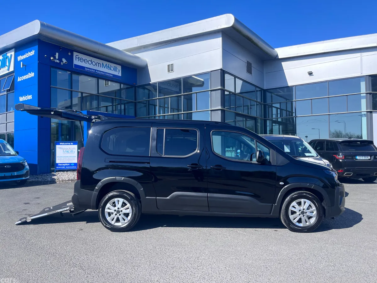 Peugeot Rifter MPV, Diesel, 2027, Black