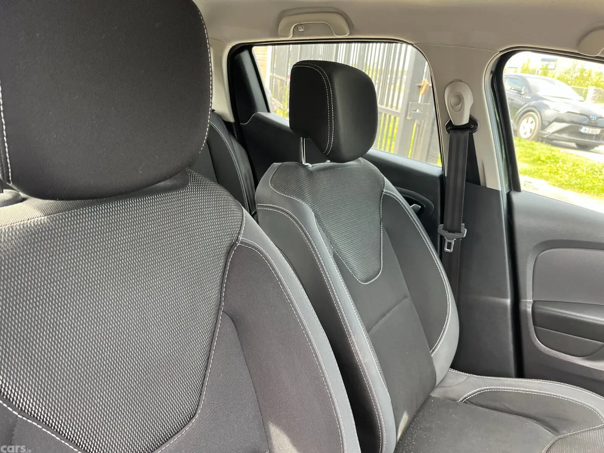 Renault Clio Hatchback, Petrol, 2019, Black
