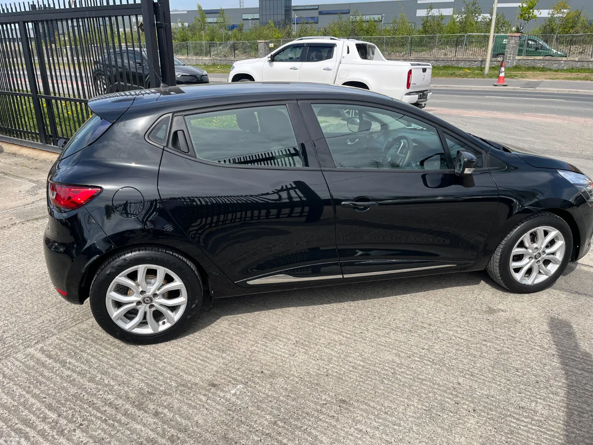 Renault Clio Hatchback, Petrol, 2019, Black