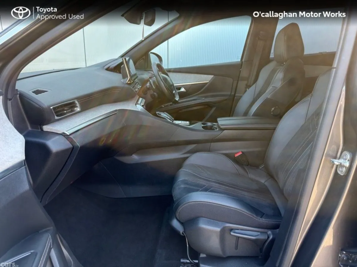 Peugeot 5008 MPV, Diesel, 2021, Grey