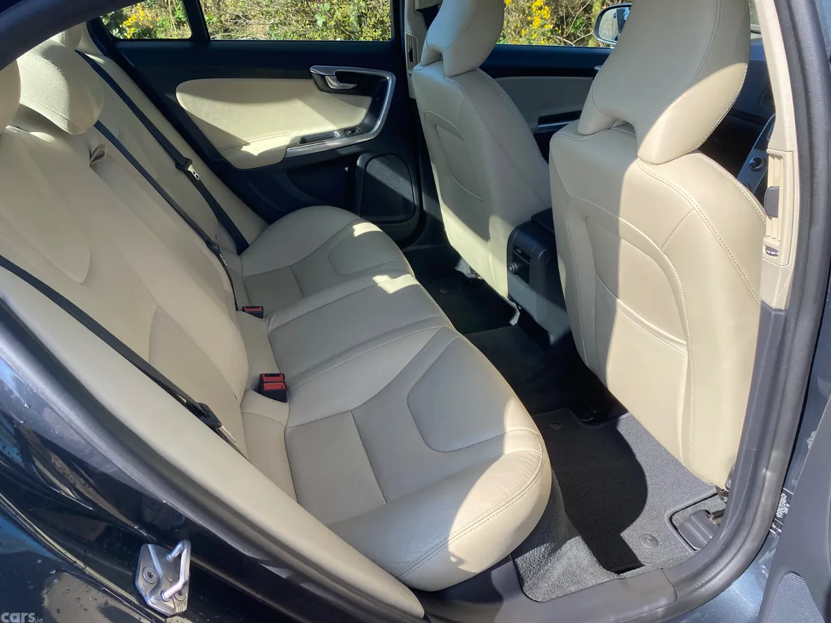 Volvo S60 Saloon, Diesel, 2018, Grey