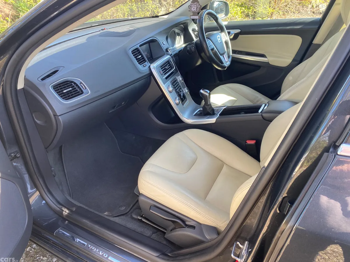 Volvo S60 Saloon, Diesel, 2018, Grey