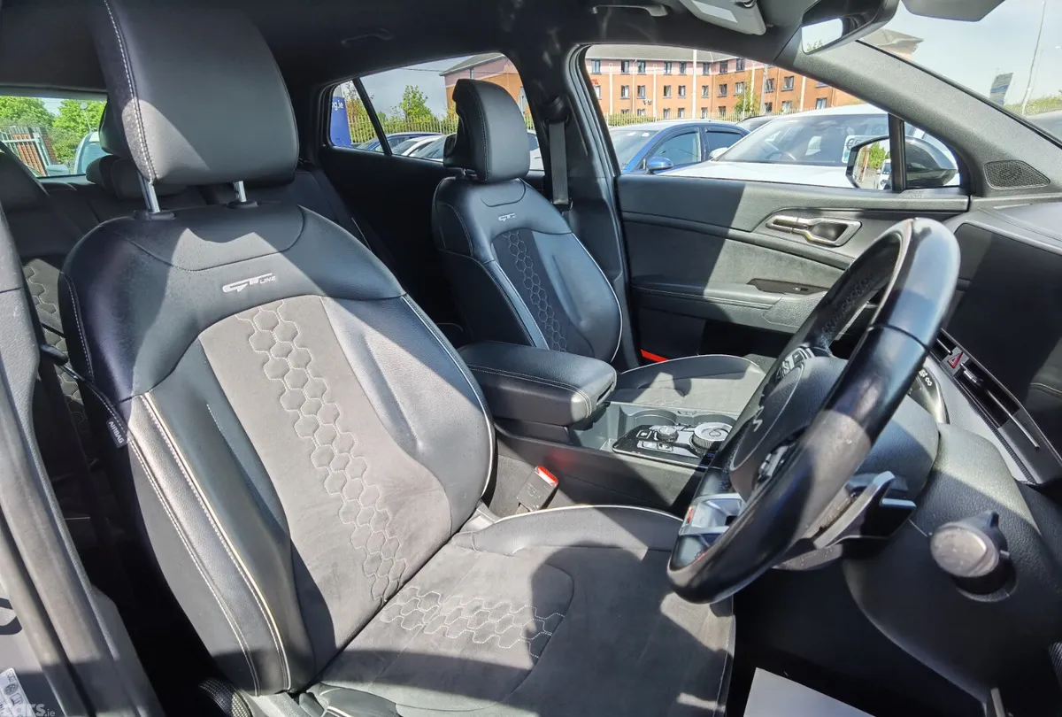 Kia Sportage SUV, Petrol Plug-in Hybrid, 2023, Grey