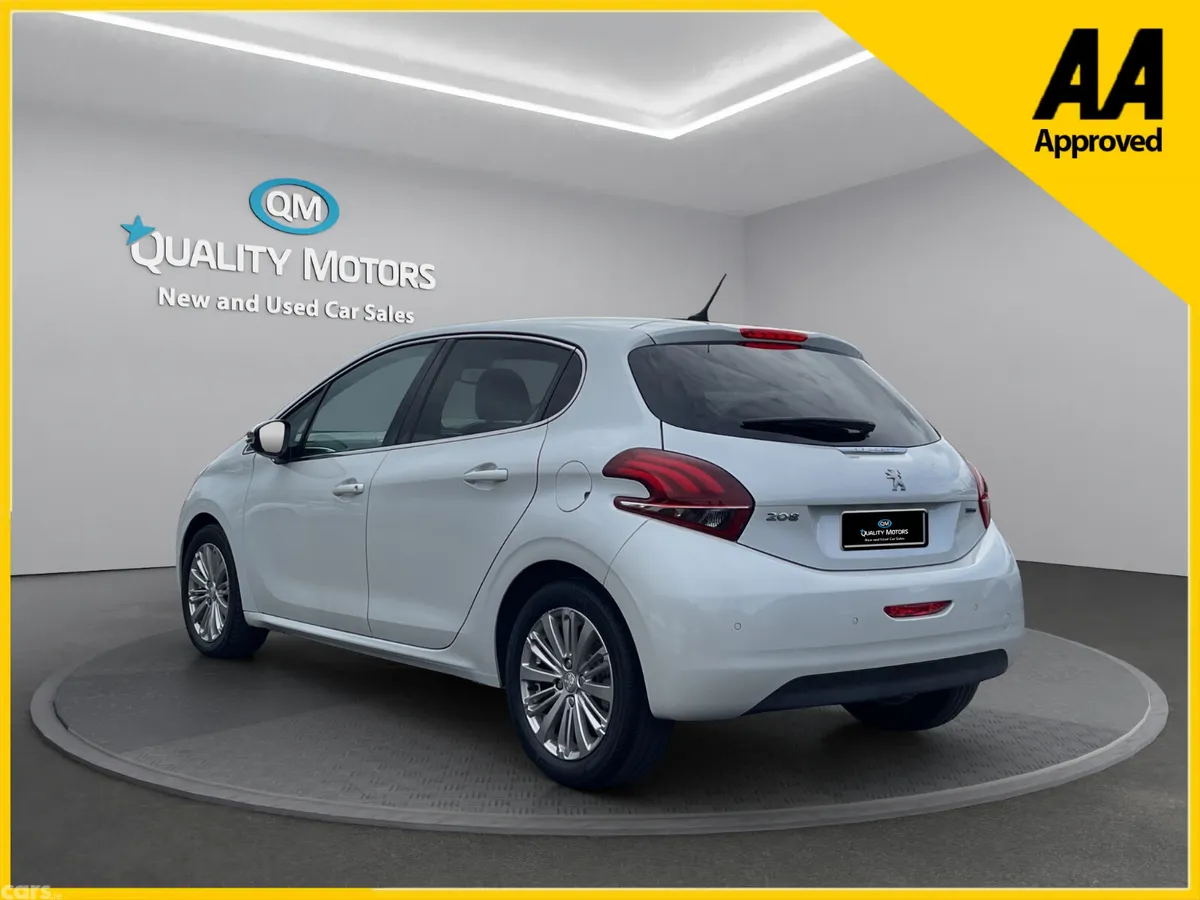 Peugeot 208 Hatchback, Petrol, 2018, White