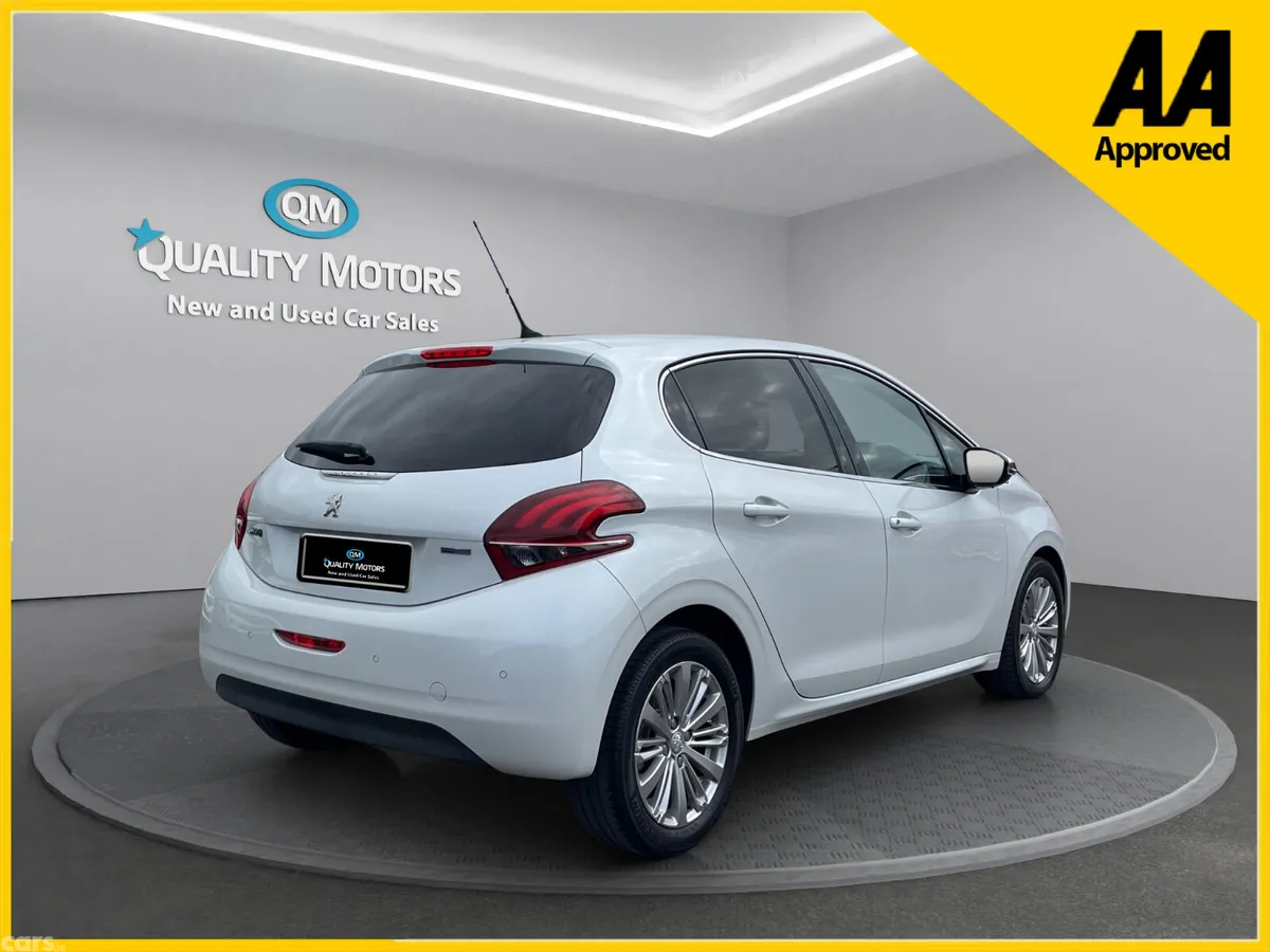 Peugeot 208 Hatchback, Petrol, 2018, White
