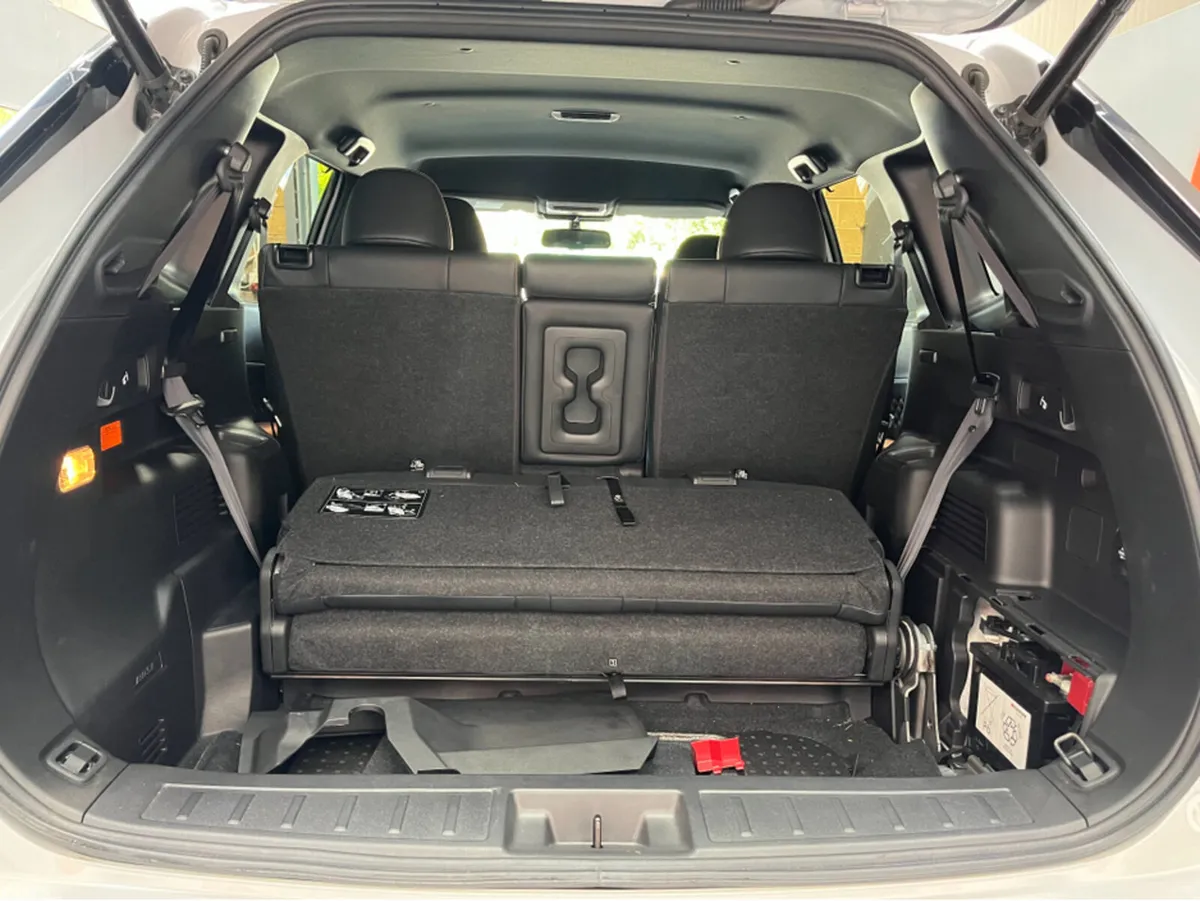 Mitsubishi Outlander SUV, Petrol Plug-in Hybrid, 2023, White