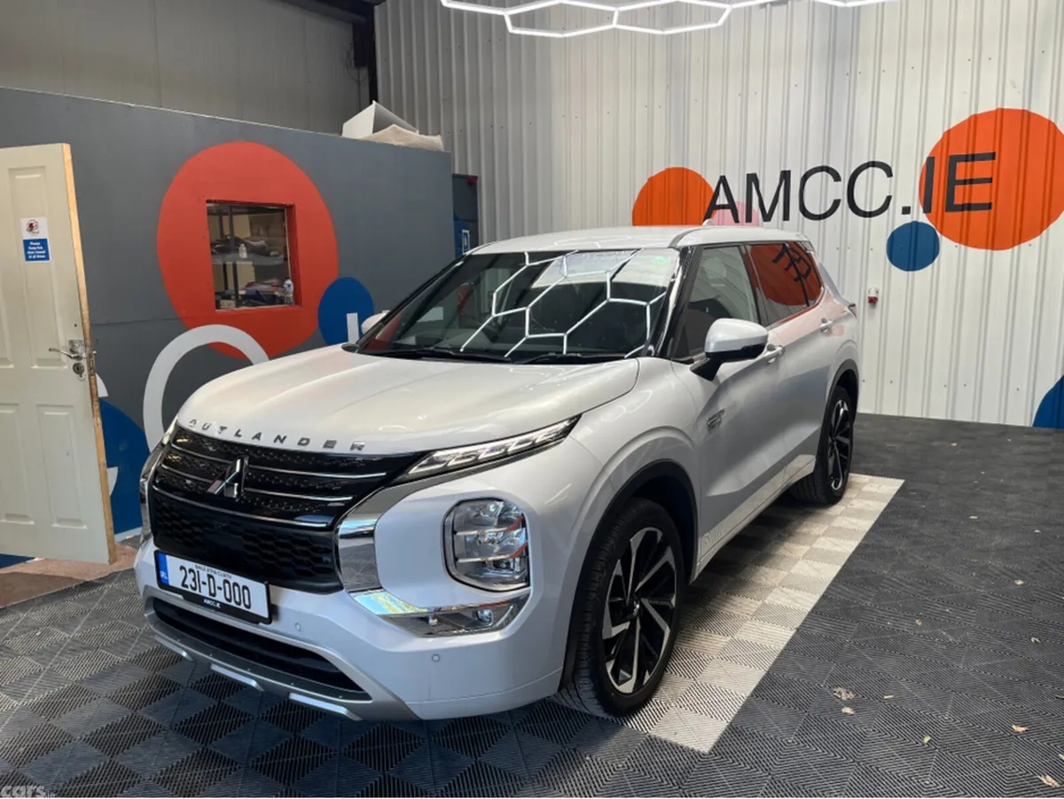 Mitsubishi Outlander SUV, Petrol Plug-in Hybrid, 2023, White