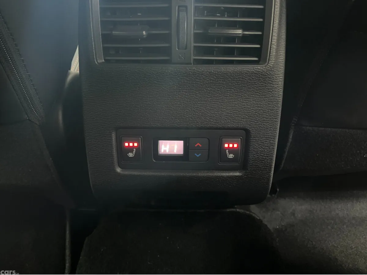 Mitsubishi Outlander SUV, Petrol Plug-in Hybrid, 2023, White