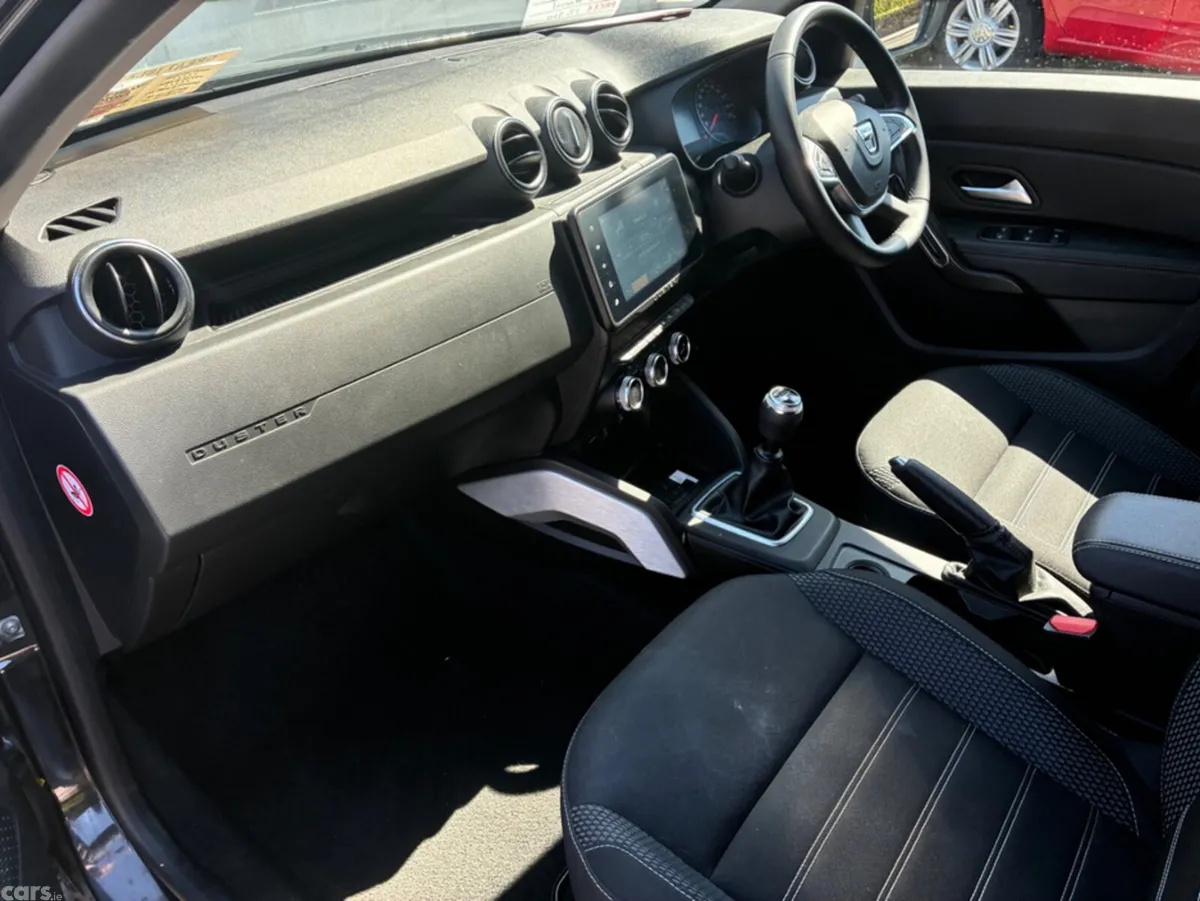 Dacia Duster MPV, Petrol, 2022, Black
