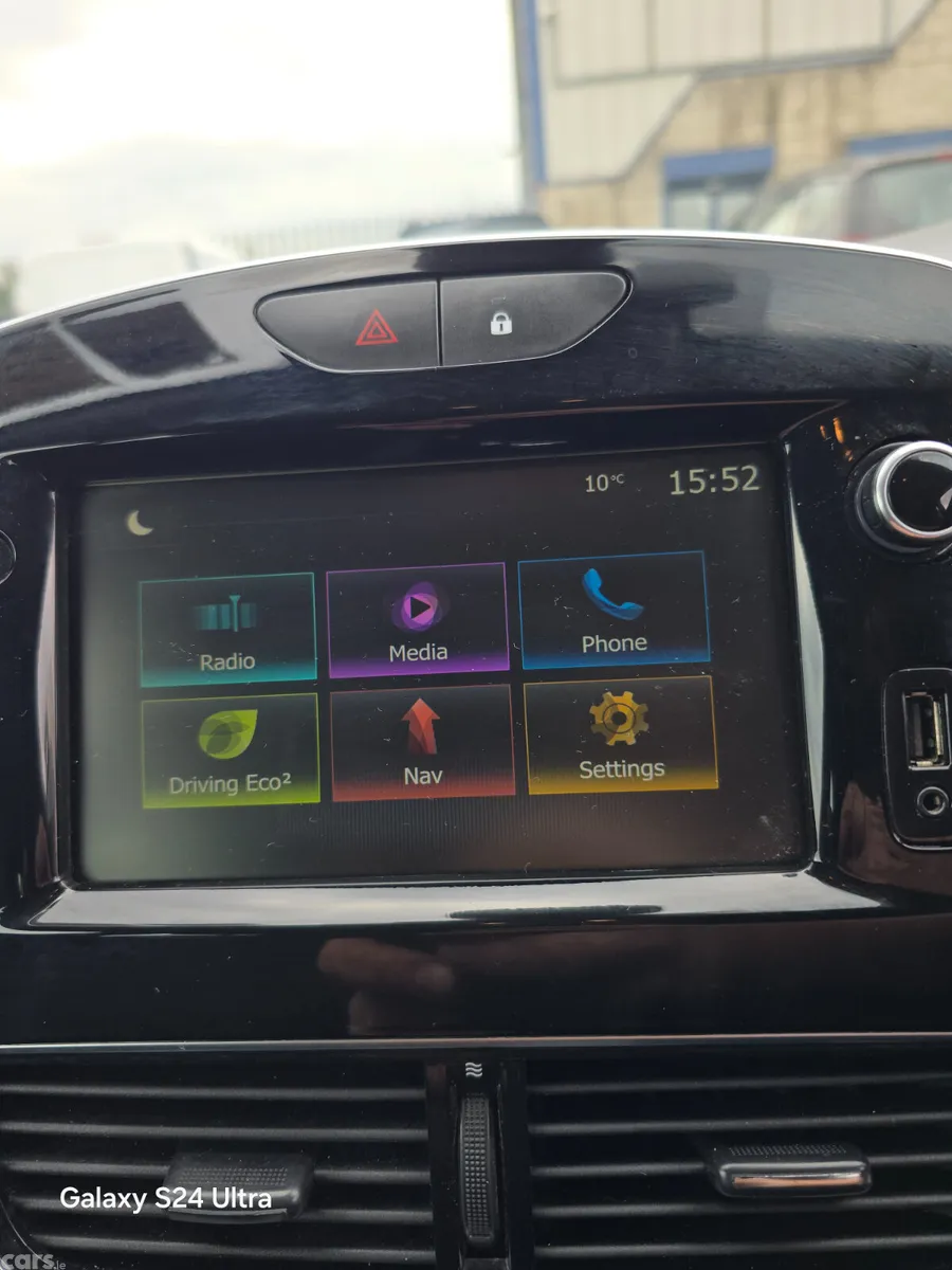 Renault Clio Hatchback, Petrol, 2019, Red