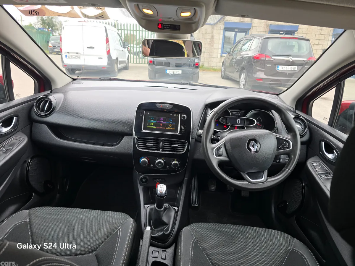 Renault Clio Hatchback, Petrol, 2019, Red