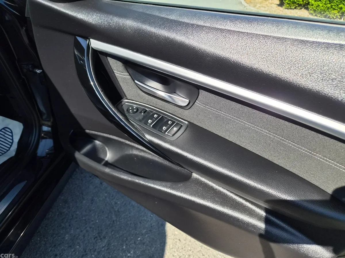 BMW 3-Series Saloon, Petrol Plug-in Hybrid, 2018, Black