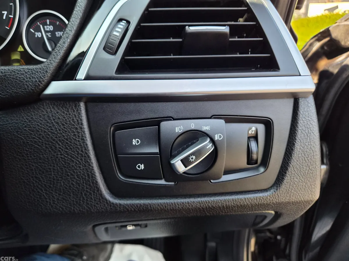 BMW 3-Series Saloon, Petrol Plug-in Hybrid, 2018, Black