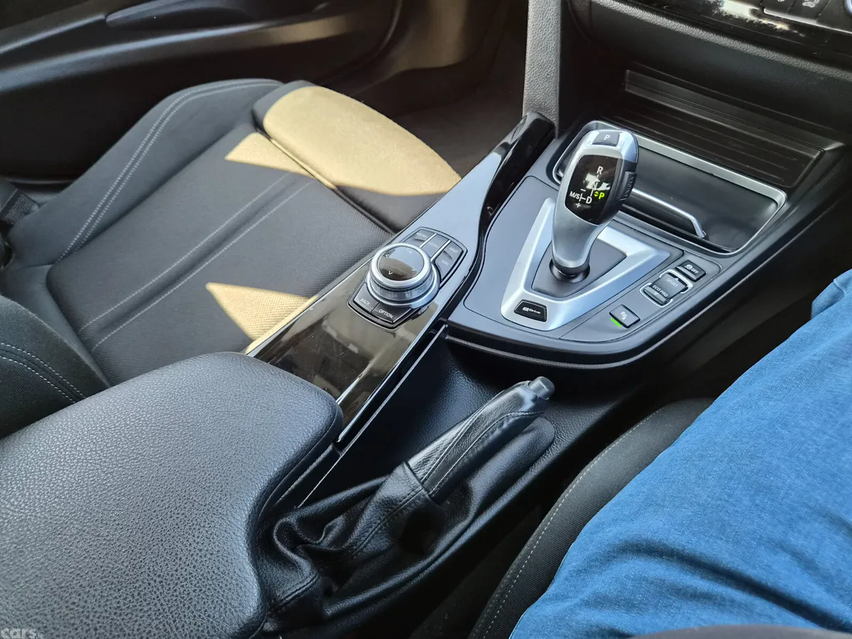 BMW 3-Series Saloon, Petrol Plug-in Hybrid, 2018, Black