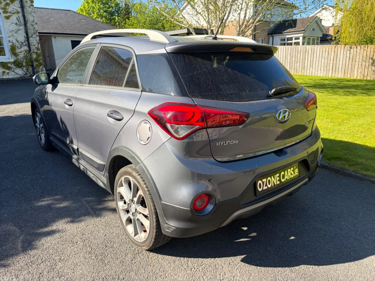 Hyundai i20 Hatchback, Petrol, 2016, Grey