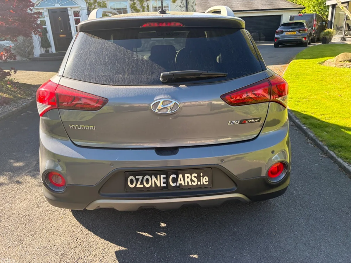 Hyundai i20 Hatchback, Petrol, 2016, Grey