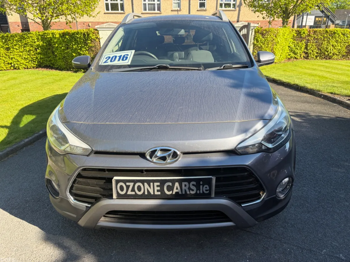 Hyundai i20 Hatchback, Petrol, 2016, Grey
