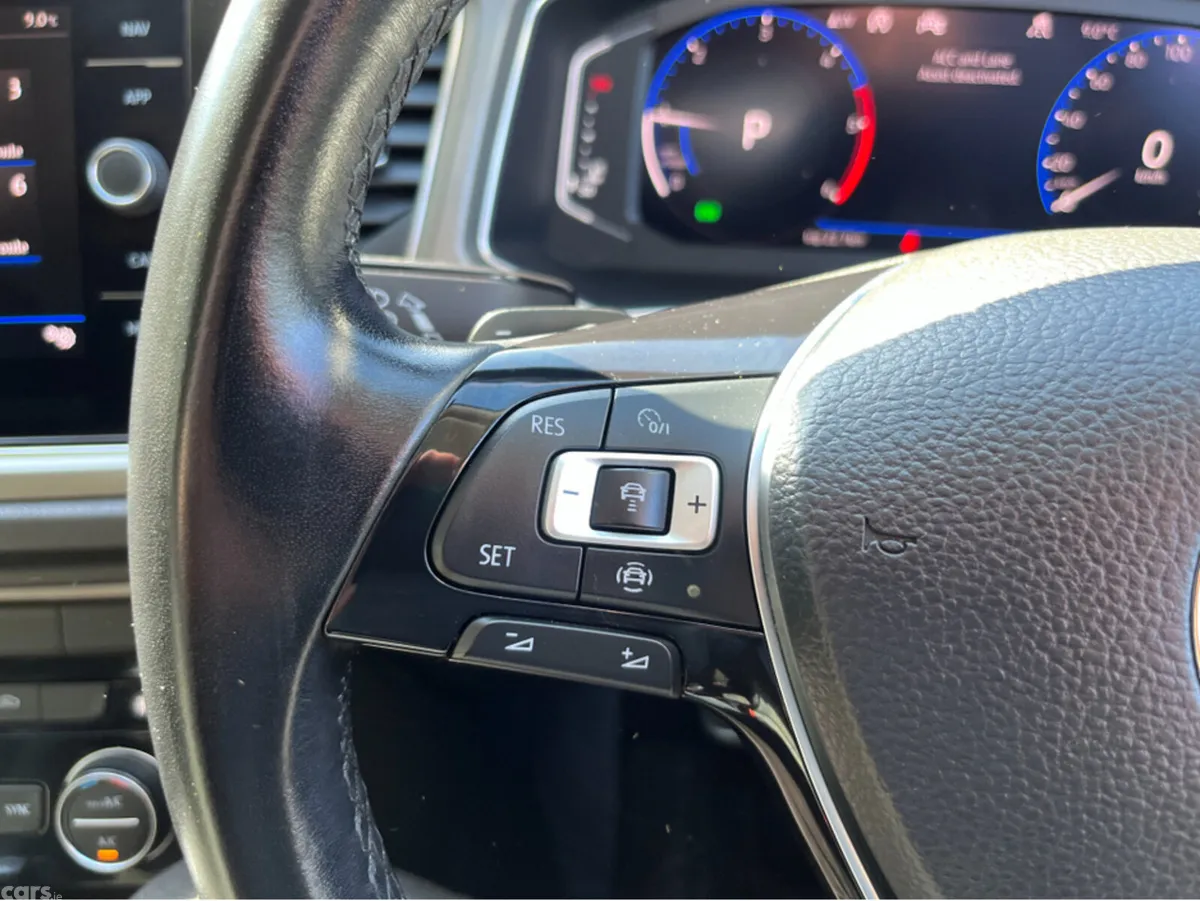 Volkswagen T-Roc SUV, Diesel, 2021, Orange
