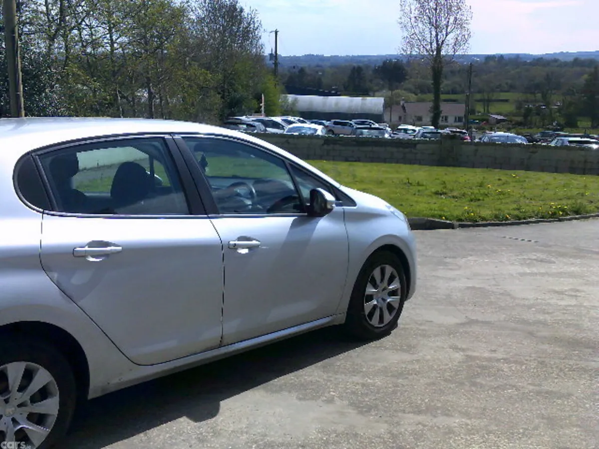 Peugeot 208 Hatchback, Diesel, 2016, Silver