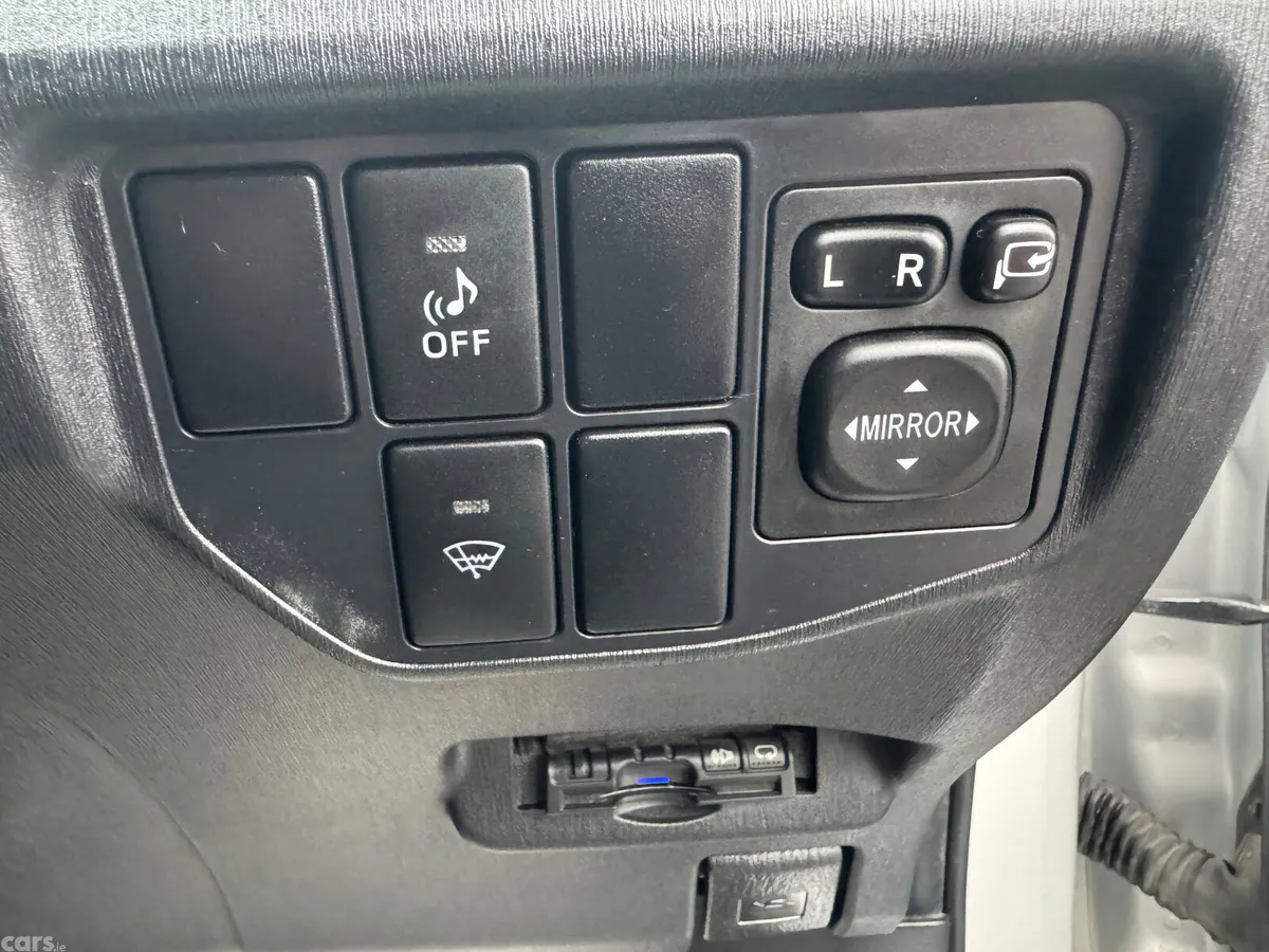 Toyota Prius Hatchback, Petrol Hybrid, 2014, Silver