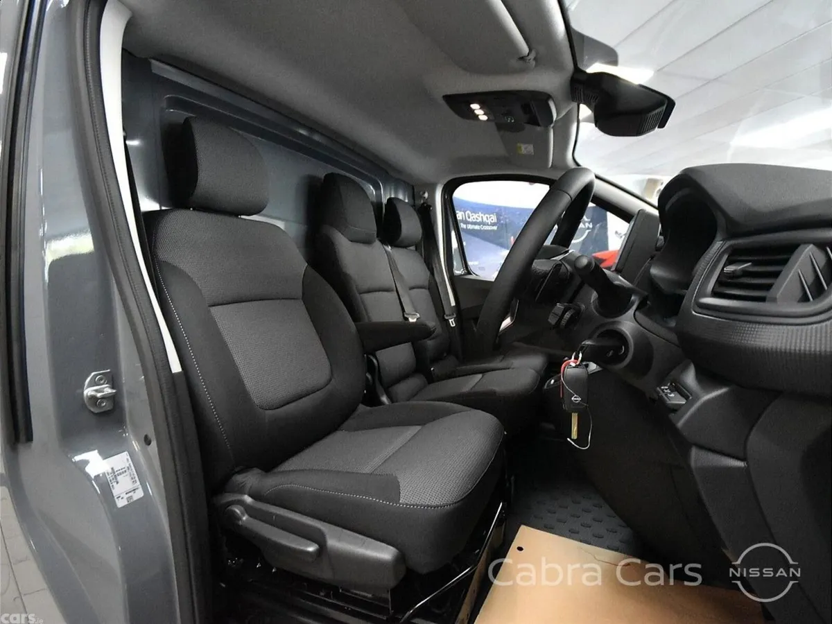 Nissan Primastar MPV, Diesel, 2026, Grey